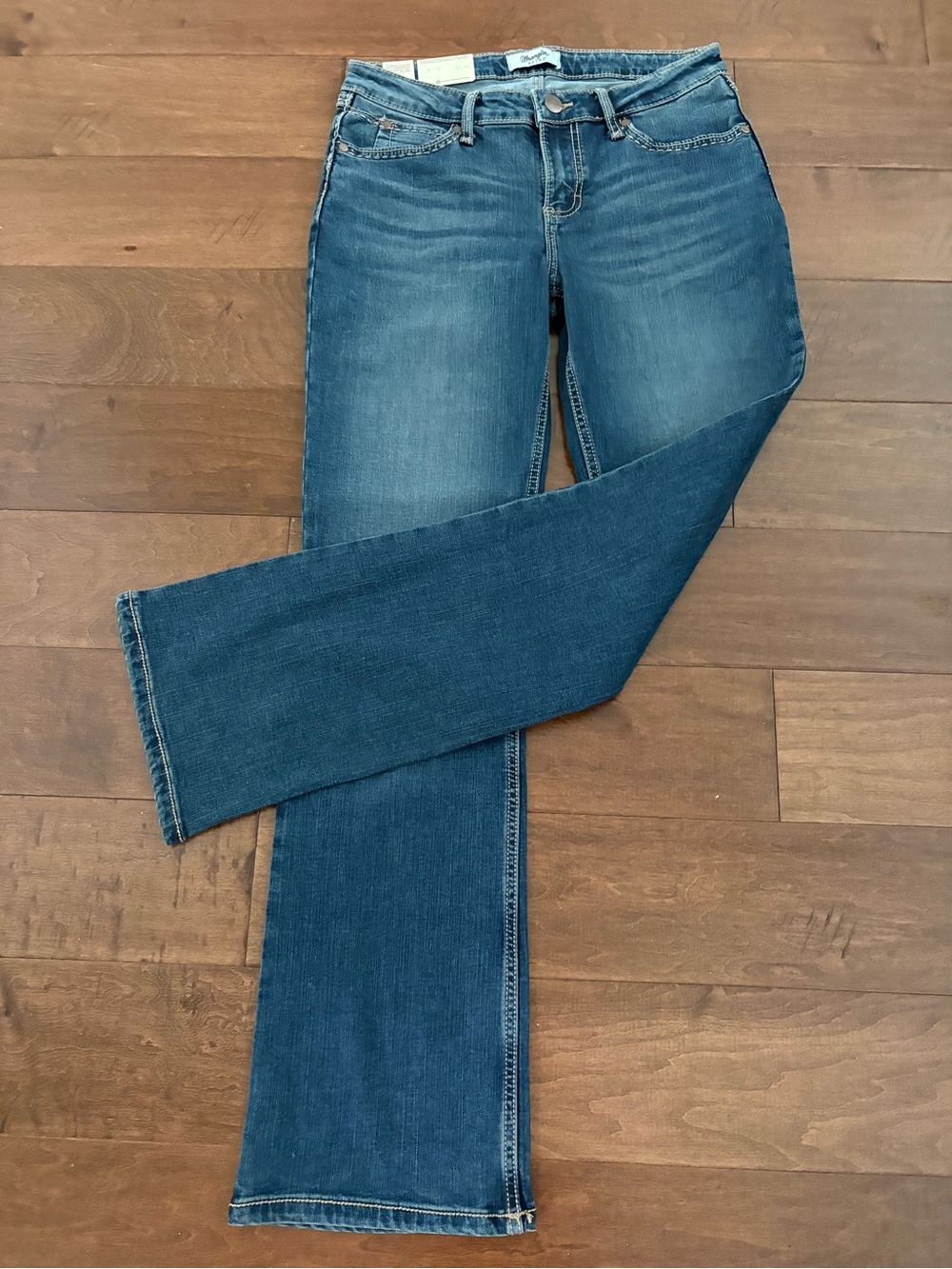 Wrangler Retro Mae Mid-Rise Boot cut NWT